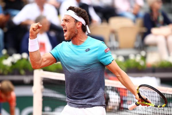 还在进攻端 还在进攻端