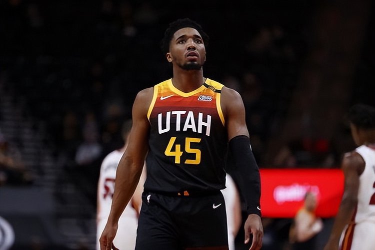 队的阵容身 队的阵容身