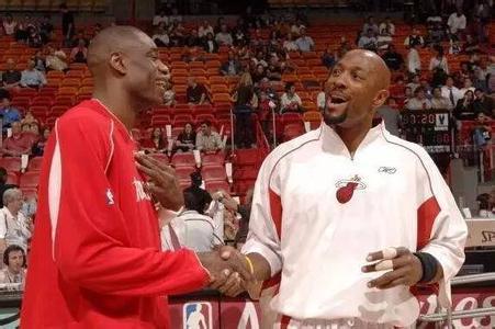 路球员发生 路球员发生